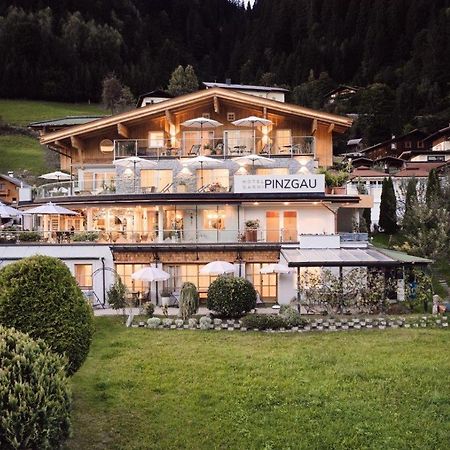 Neukirchen am Großvenediger Hotel Garni Pinzgau, Bernd Huettl מראה חיצוני תמונה