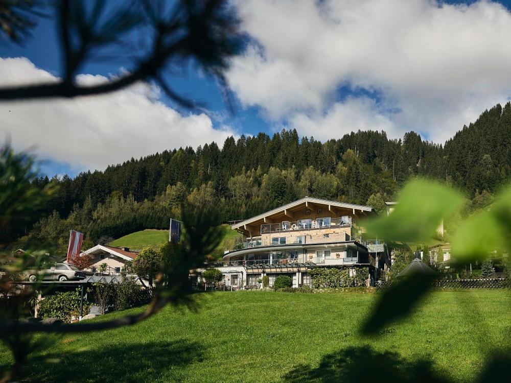 Neukirchen am Großvenediger Hotel Garni Pinzgau, Bernd Huettl מראה חיצוני תמונה