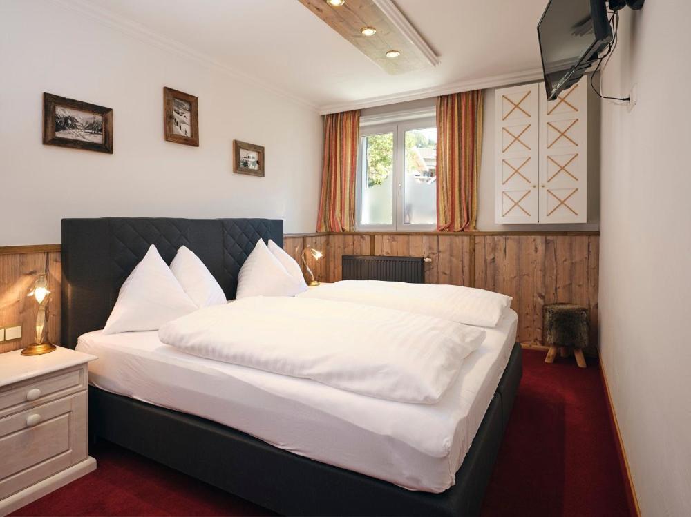 Neukirchen am Großvenediger Hotel Garni Pinzgau, Bernd Huettl מראה חיצוני תמונה