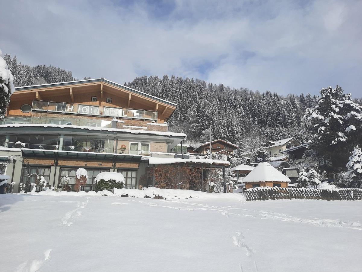 Neukirchen am Großvenediger Hotel Garni Pinzgau, Bernd Huettl מראה חיצוני תמונה