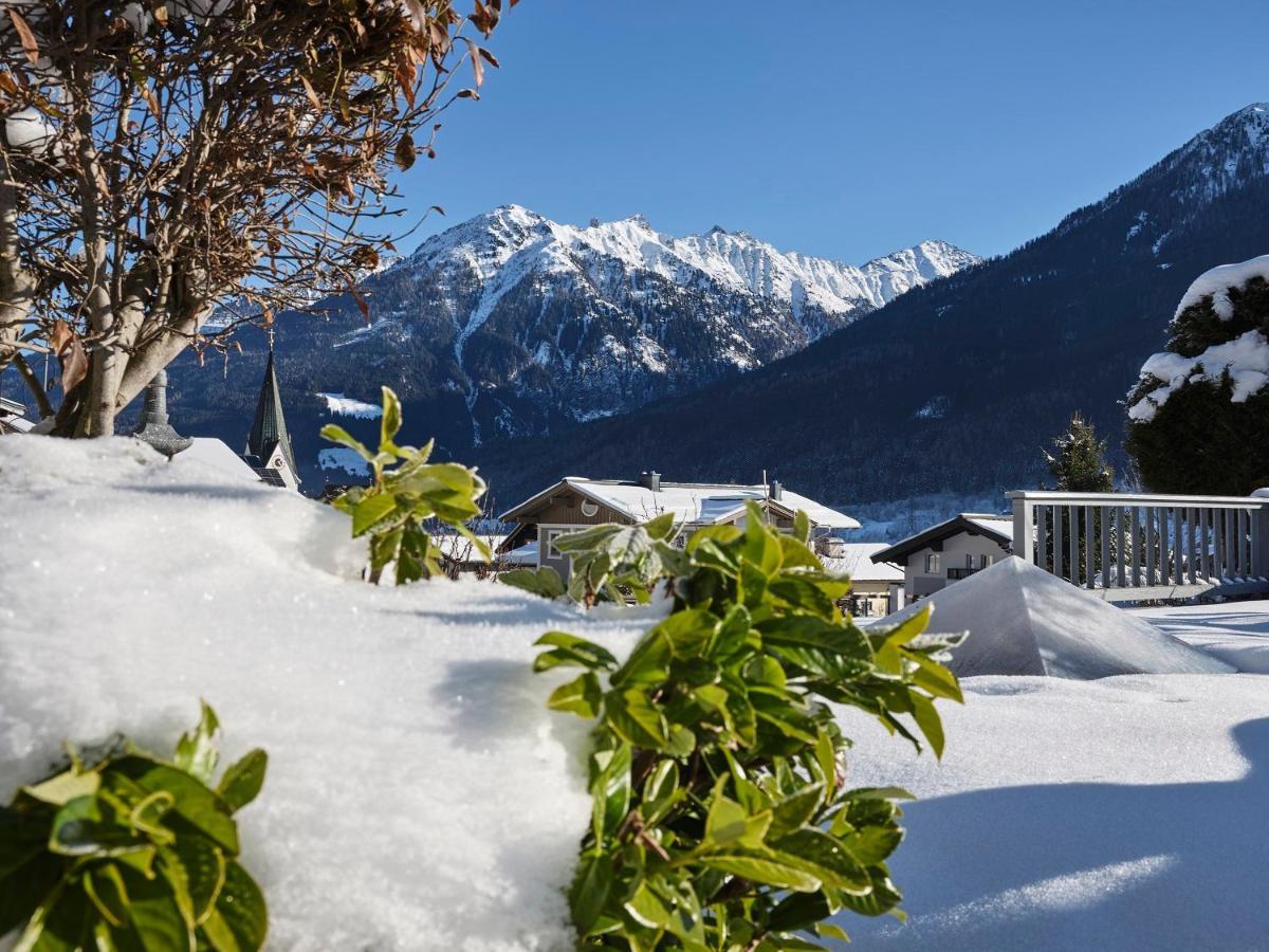 Neukirchen am Großvenediger Hotel Garni Pinzgau, Bernd Huettl מראה חיצוני תמונה