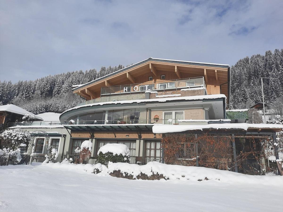 Neukirchen am Großvenediger Hotel Garni Pinzgau, Bernd Huettl מראה חיצוני תמונה