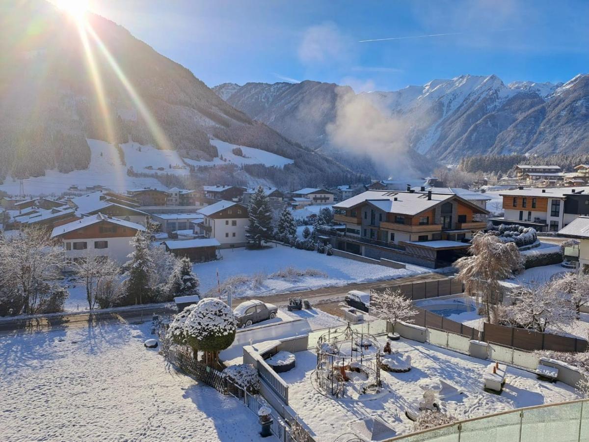 Neukirchen am Großvenediger Hotel Garni Pinzgau, Bernd Huettl מראה חיצוני תמונה