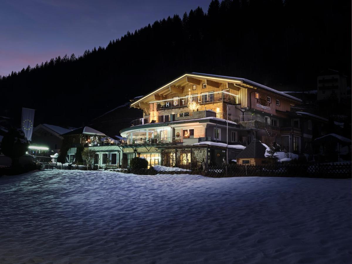 Neukirchen am Großvenediger Hotel Garni Pinzgau, Bernd Huettl מראה חיצוני תמונה